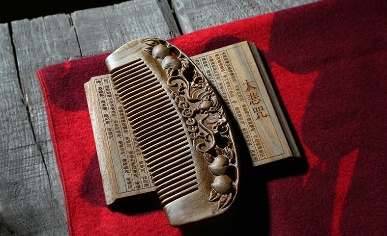 Green Sandalwood Massage Comb Anti Static Wooden
