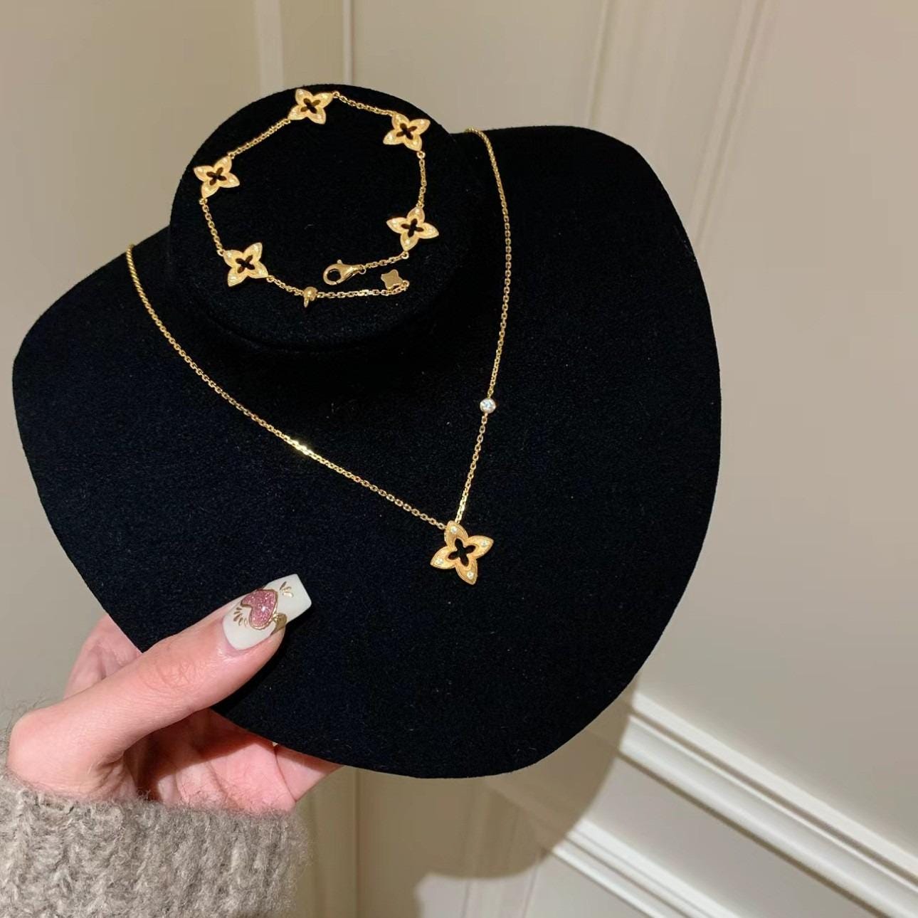 Lucky Clover Necklace and Bracelet Jewelry Set