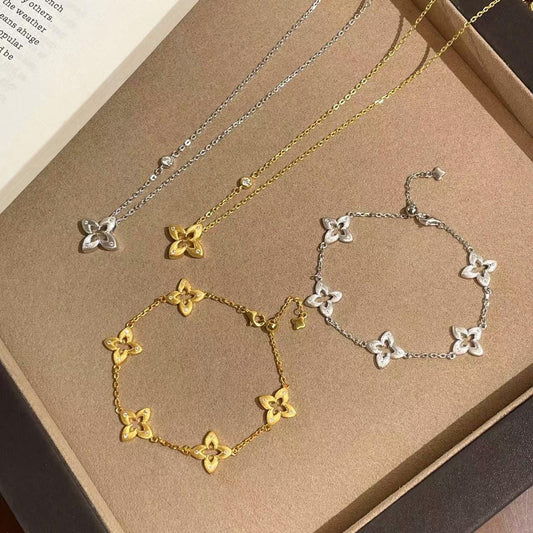 Lucky Clover Necklace and Bracelet Jewelry Set