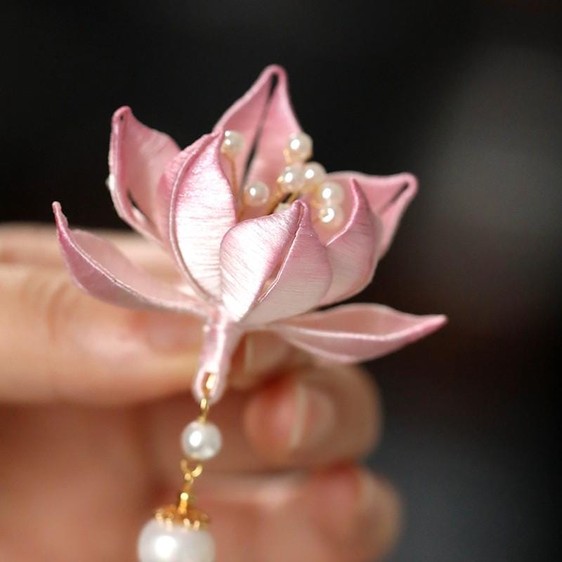 Silk Butterfly Brooch Handmade Ronghua Velvet Flower