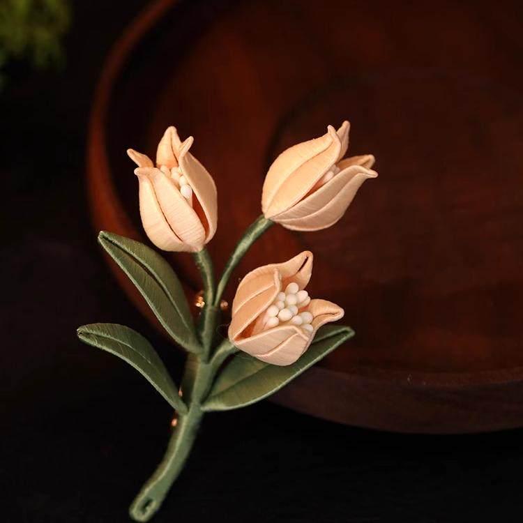 Silk Tulip Brooch Handmade Ronghua Velvet Flower