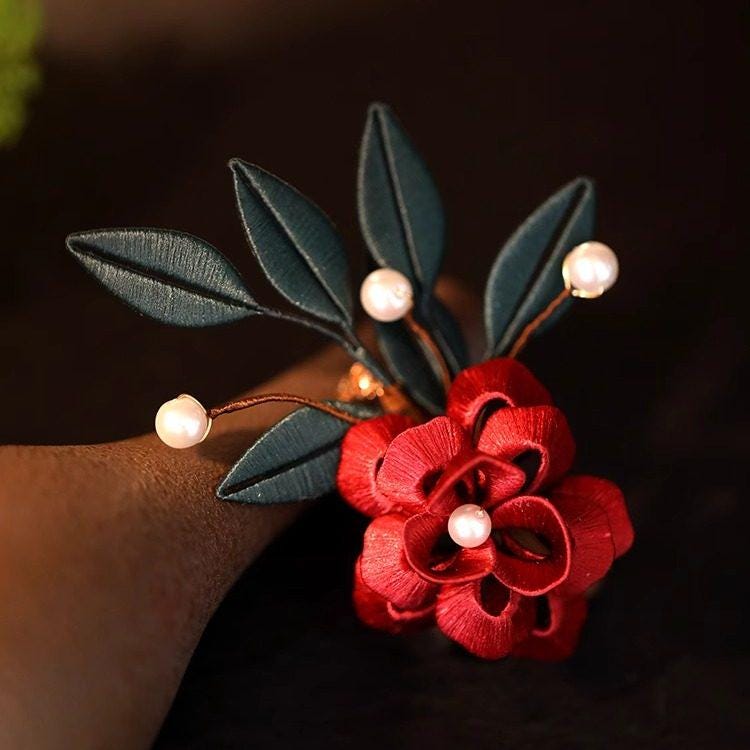 Silk Tulip Brooch Handmade Ronghua Velvet Flower