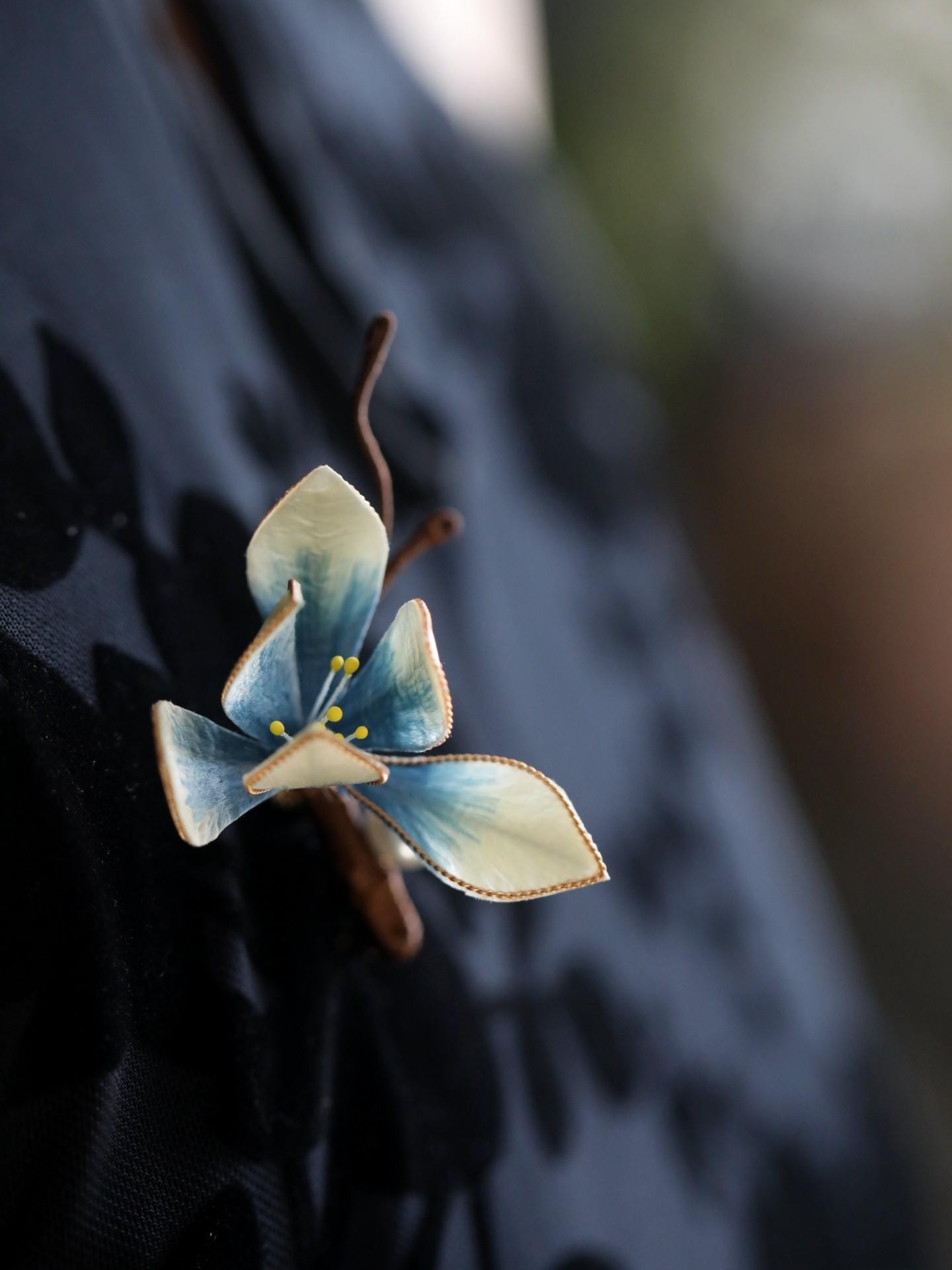 Silk Tulip Brooch Handmade Ronghua Velvet Flower